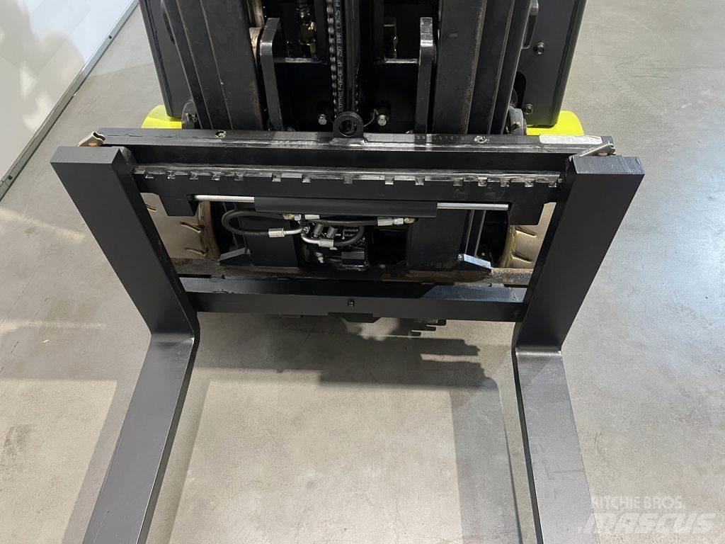 Clark GTX16 Electric Forklifts