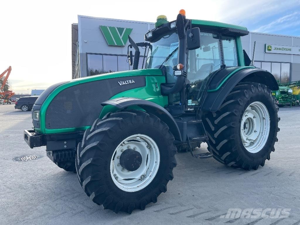 Valtra T151 Tractors