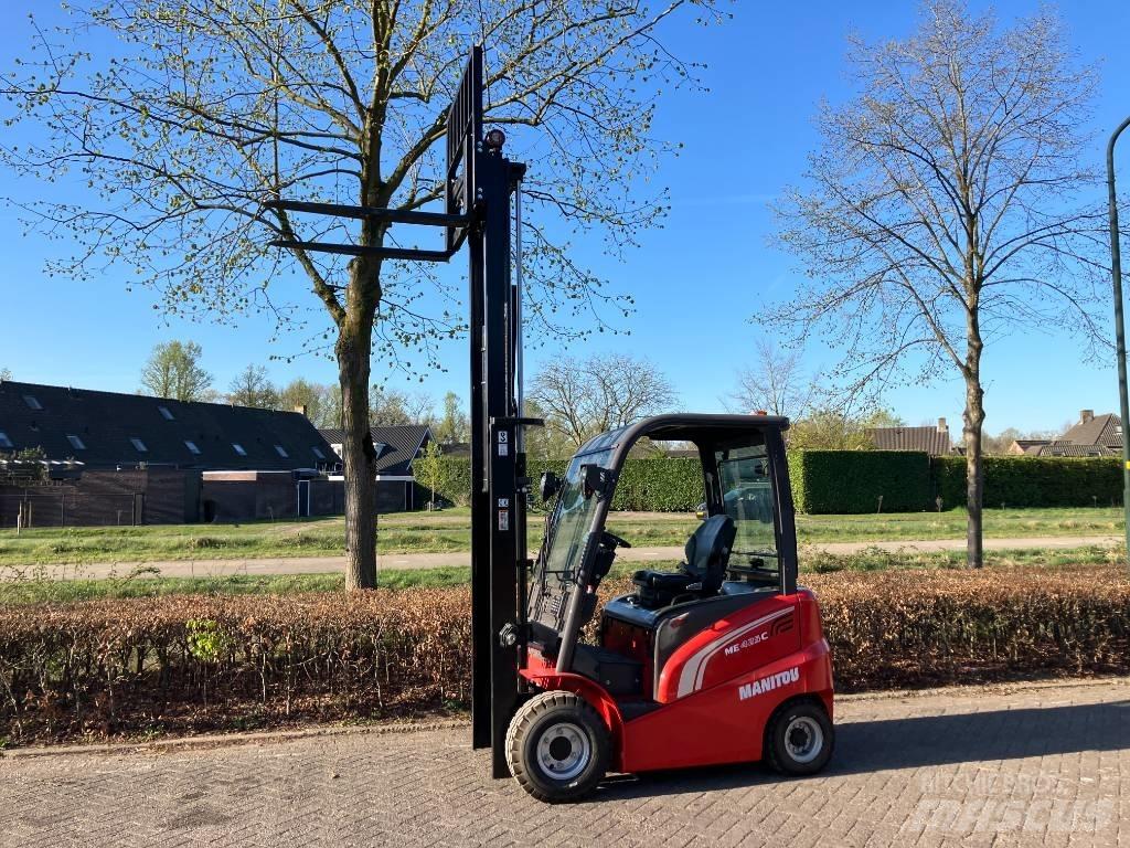 Manitou ME 425 Electric Forklifts