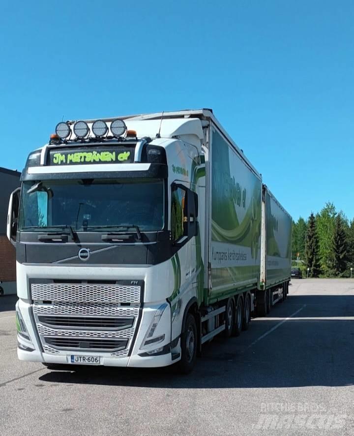 Volvo FH 13 Wood Chippers