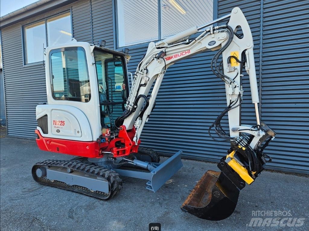 Takeuchi TB 225 Mini Excavators <7t (Mini Diggers)
