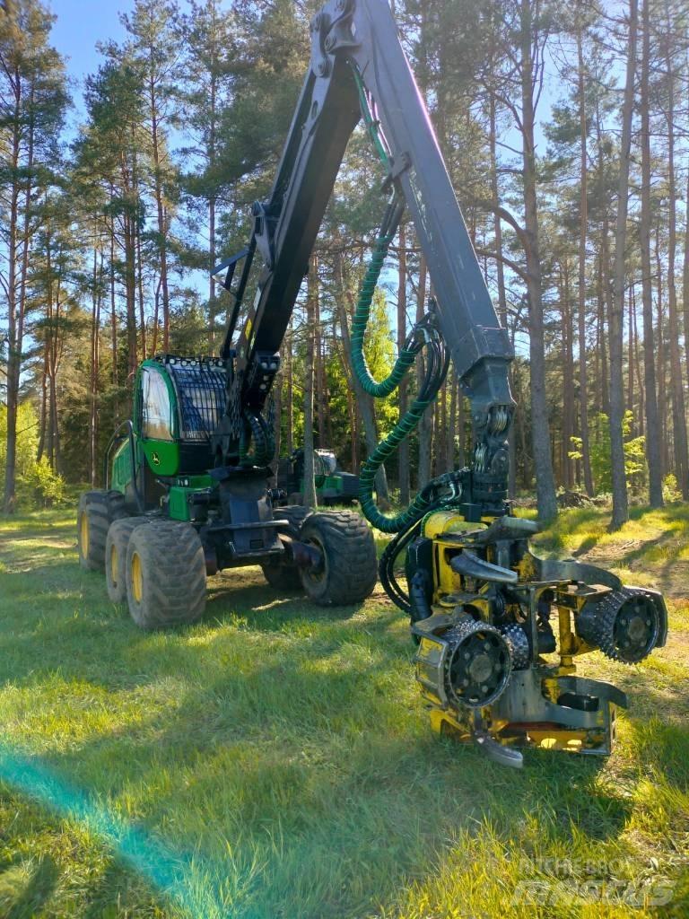 John Deere 1270 G Harvesters