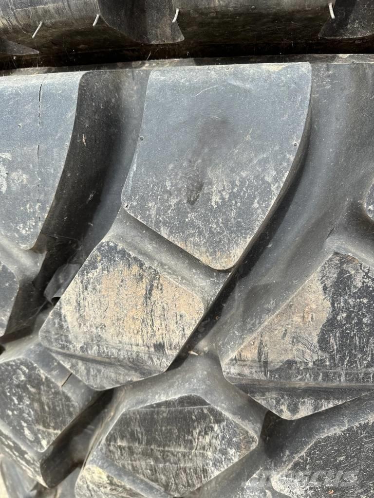  ROCK RADIAL 23.5R25 Tires, wheels and rims