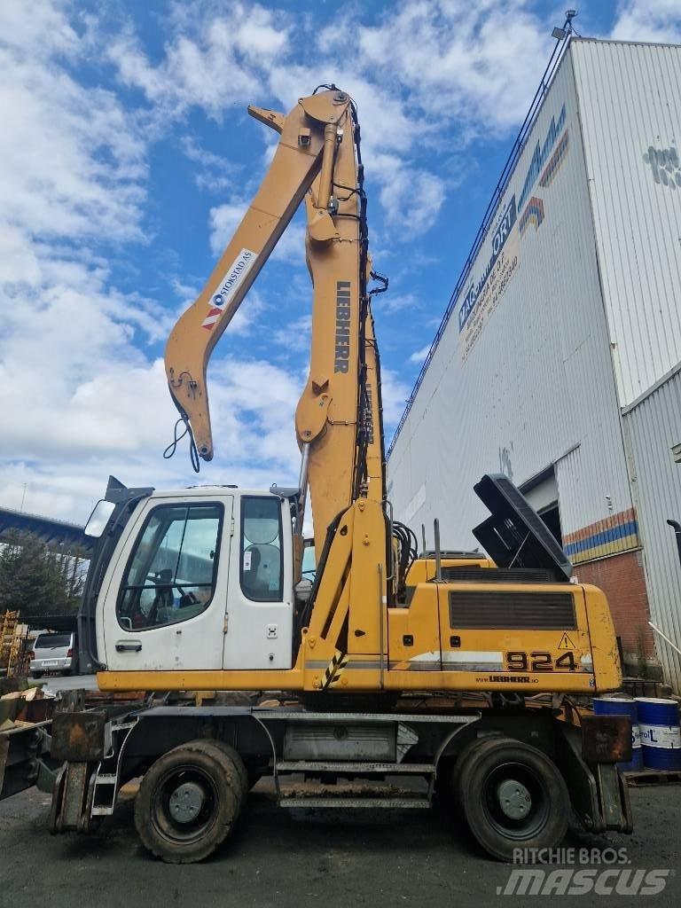 Liebherr A924C Waste / Industry Handlers