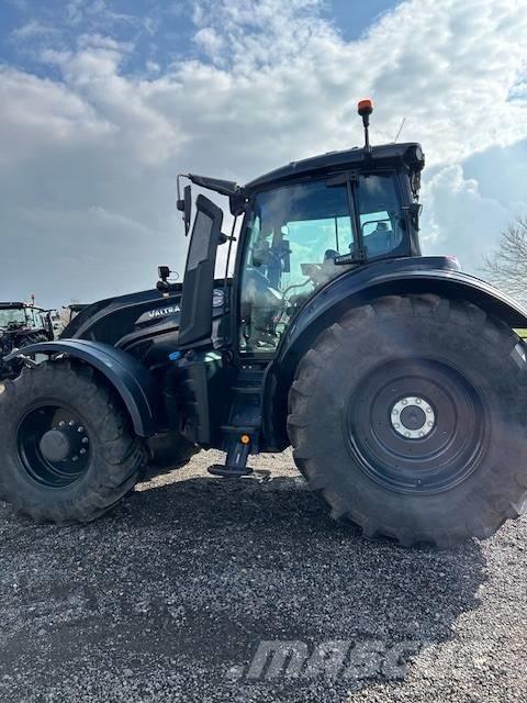 Valtra T 235 D Tractors