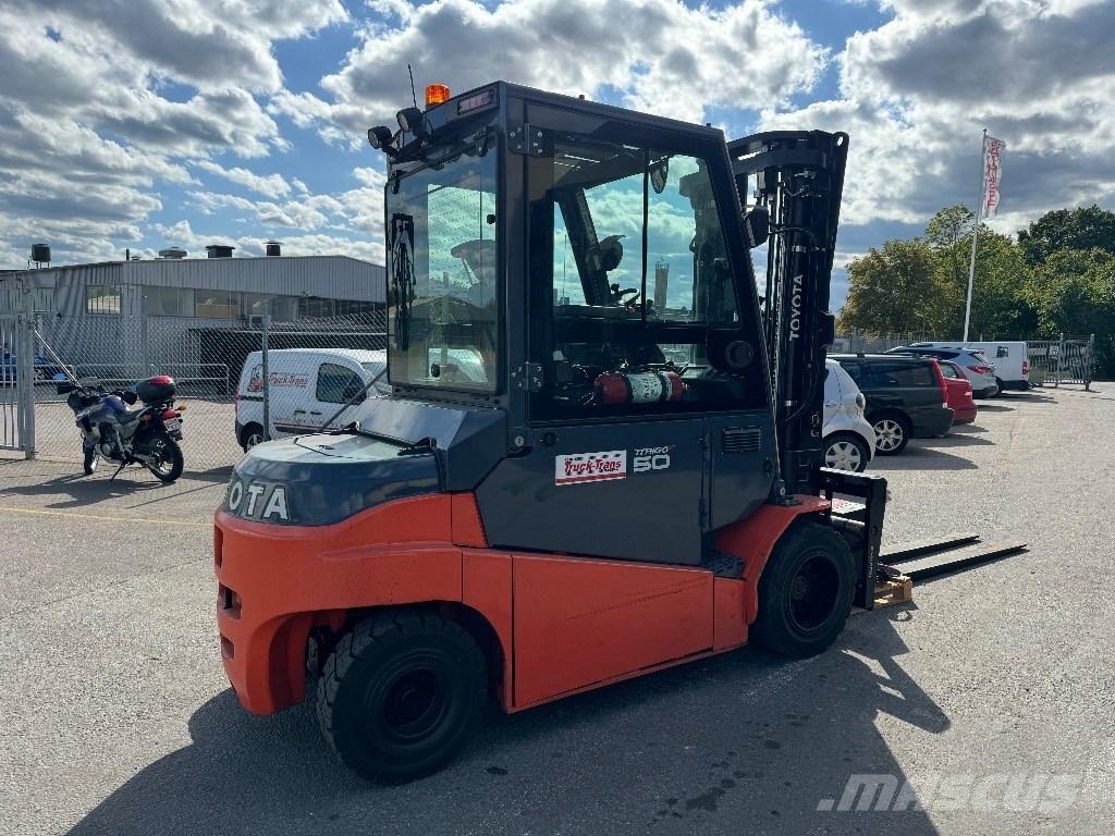 Toyota 8FBMT50 Electric Forklifts