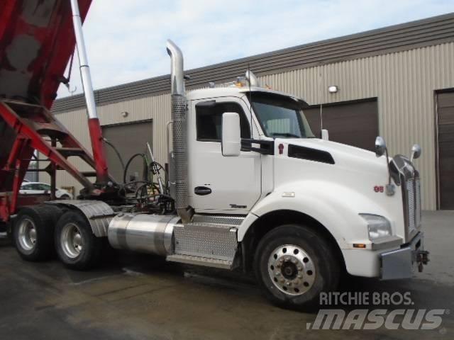 Kenworth T 880 Conventional Trucks / Tractor Trucks