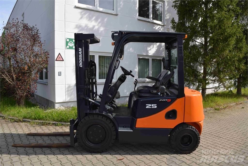 Doosan D 25 S-5 Diesel Forklifts