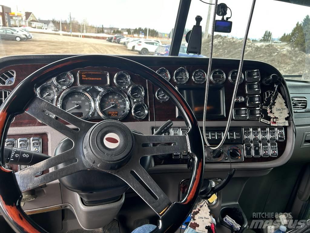 Peterbilt 389 Conventional Trucks / Tractor Trucks