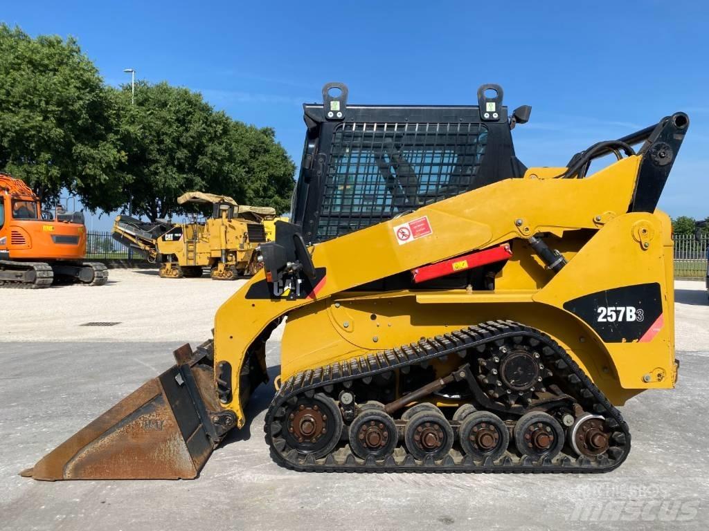 CAT 257 B 3 Mini Loader