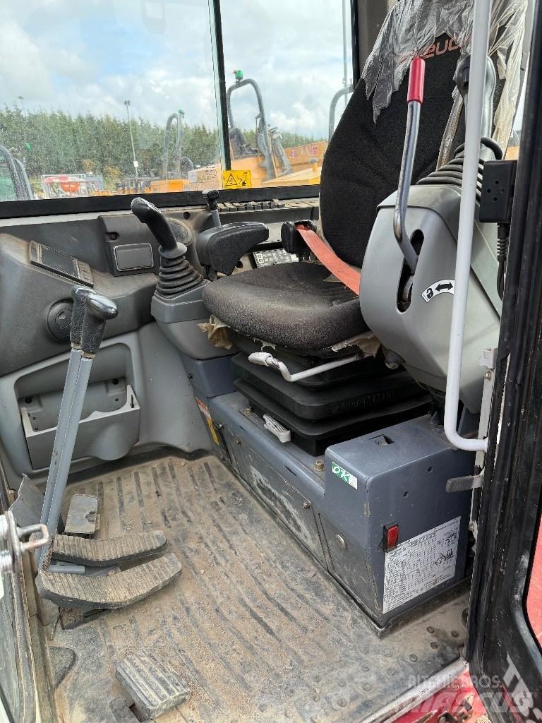Takeuchi TB 230 Mini Excavators <7t (Mini Diggers)