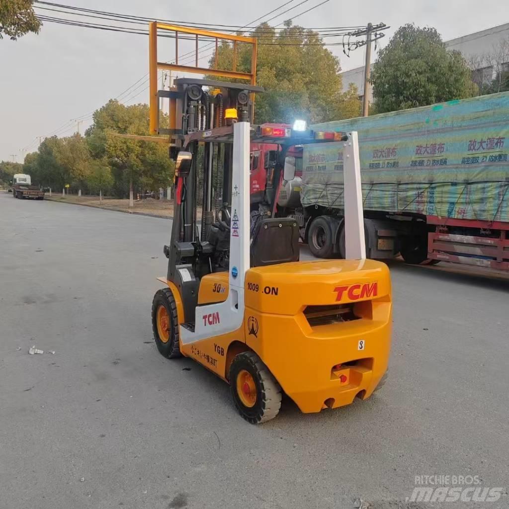 TCM FD30 Diesel Forklifts