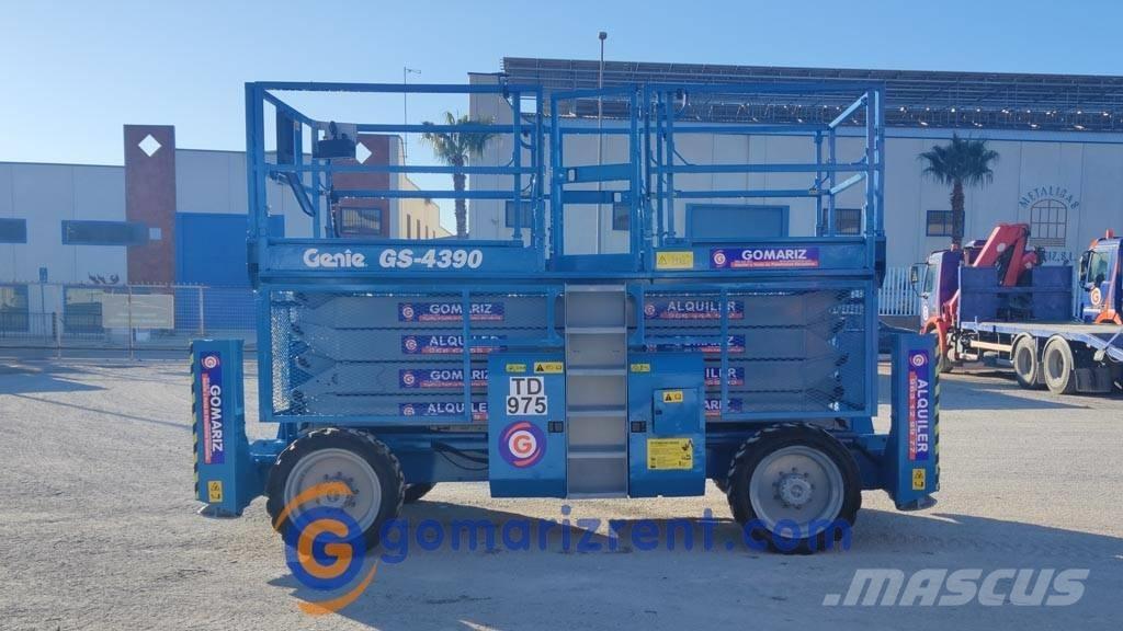 Genie GS 4390 Scissor Lifts