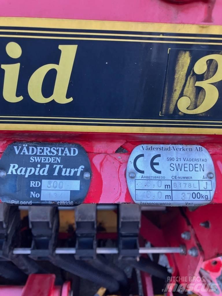 Väderstad Rapid Turf Top Dressing equipment