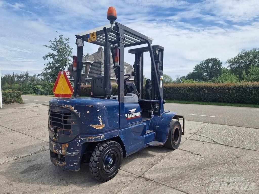 CAT DP25K Diesel Forklifts
