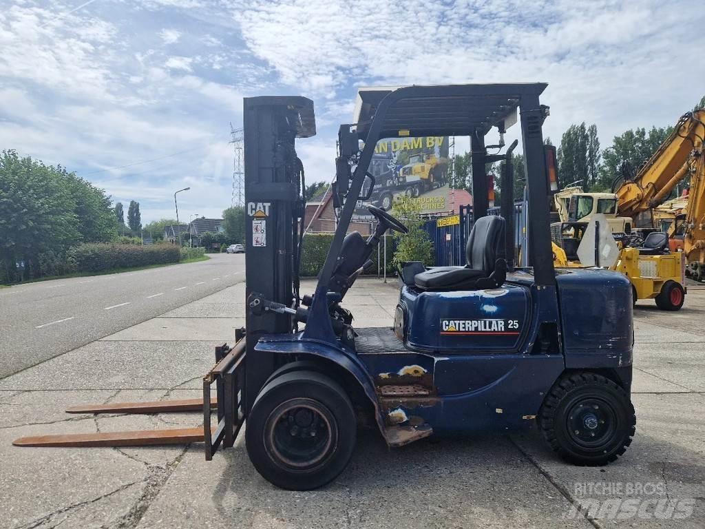 CAT DP25K Diesel Forklifts