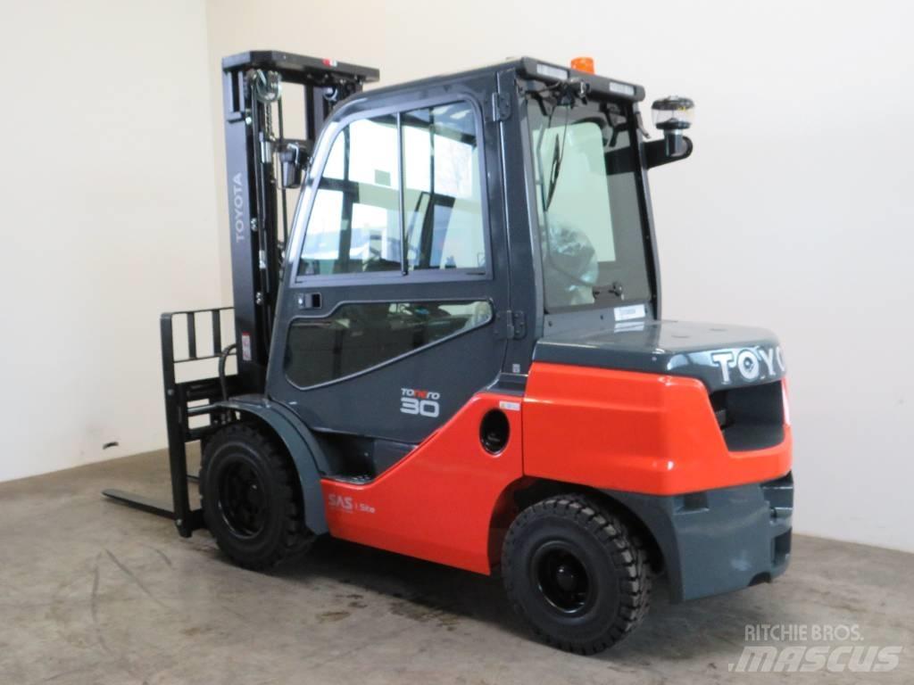 Toyota 52-8 FDF 30 Diesel Forklifts