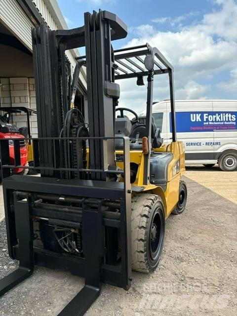 CAT DP 35 N Diesel Forklifts