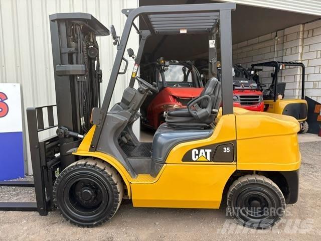 CAT DP 35 N Diesel Forklifts