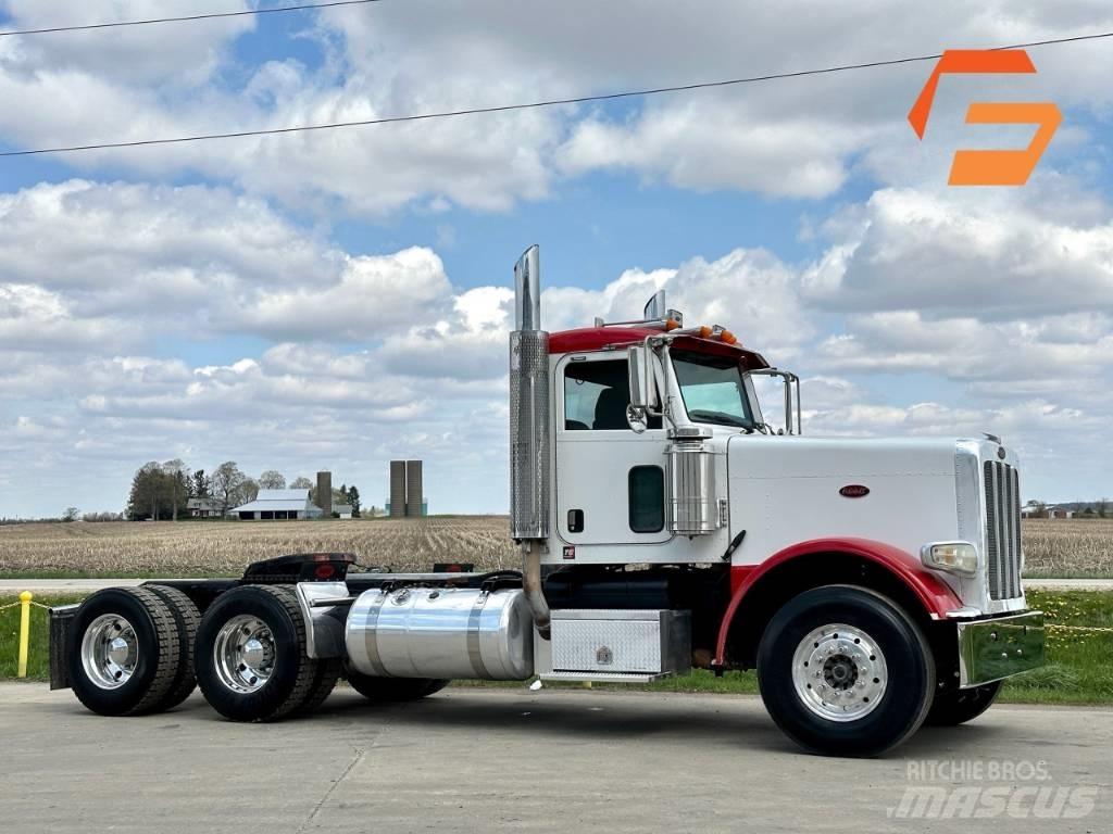 Peterbilt 388 Conventional Trucks / Tractor Trucks