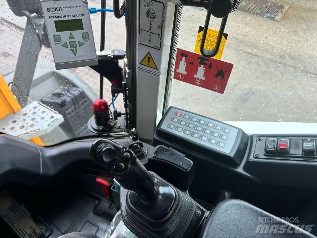 Liebherr L546 Wheel Loaders