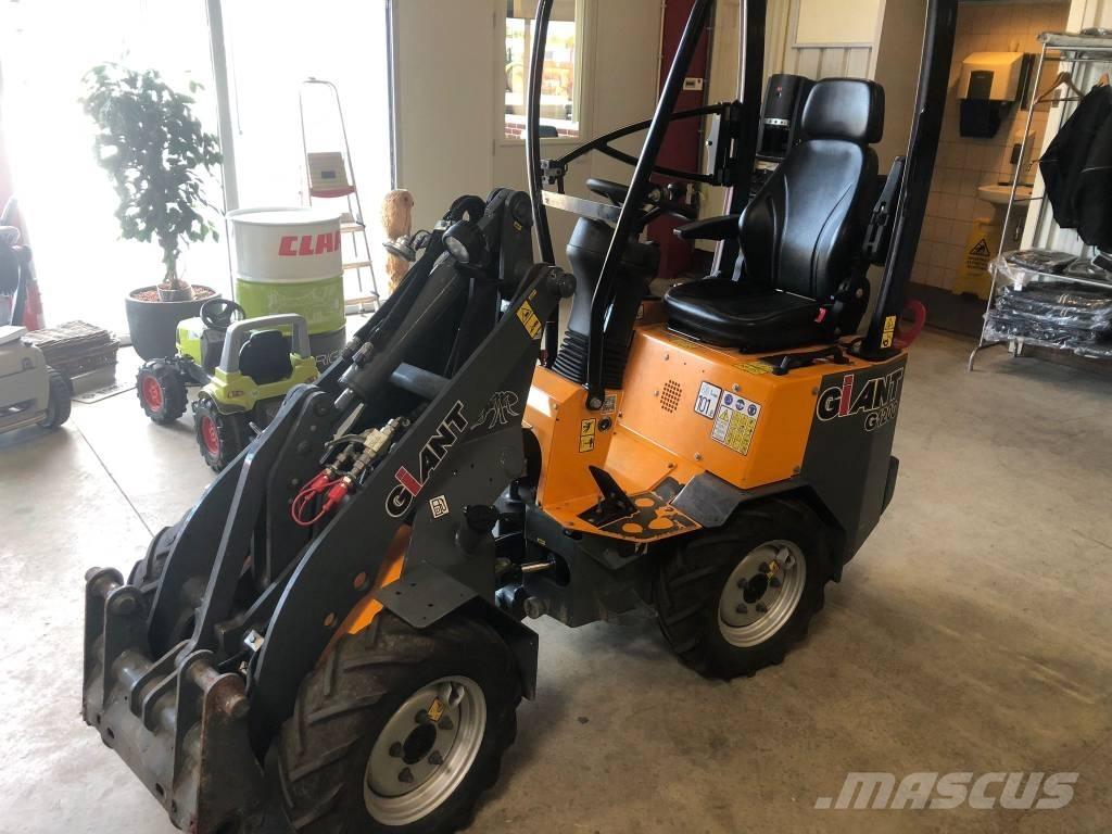 GiANT G 1200 Multi purpose loaders