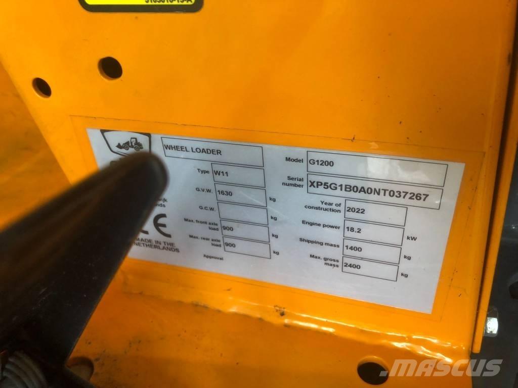 GiANT G 1200 Multi purpose loaders