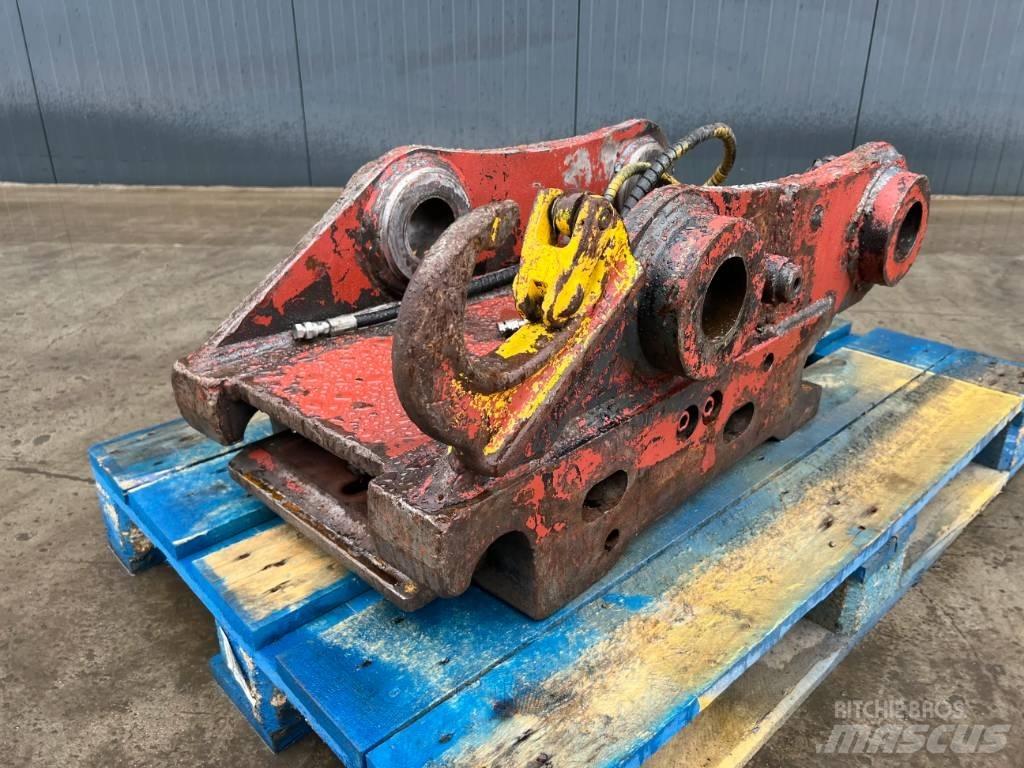 Engcon S70 - 323D Quick Connectors