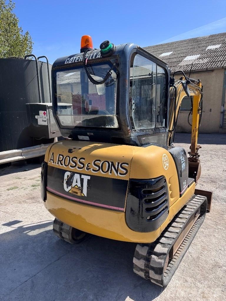 CAT 302.5 Mini Excavators <7t (Mini Diggers)