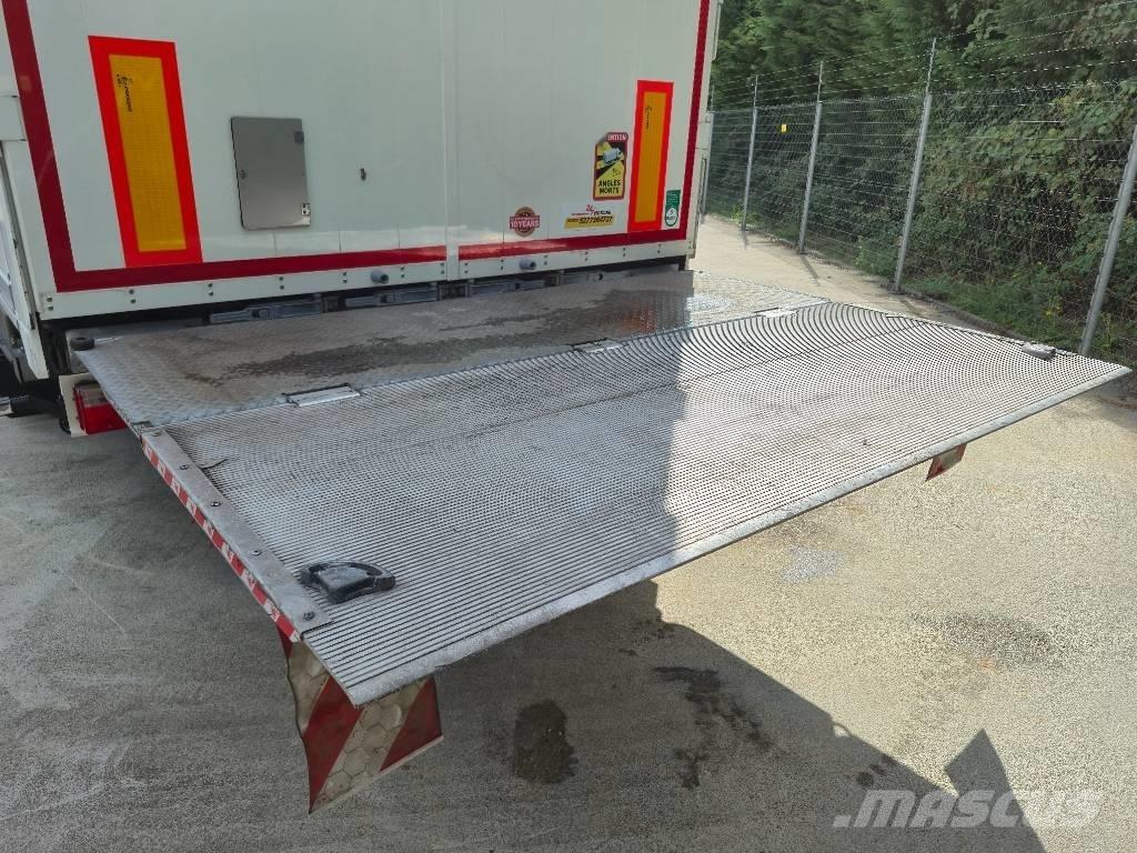 Kässbohrer Maxima Box body semi-trailers