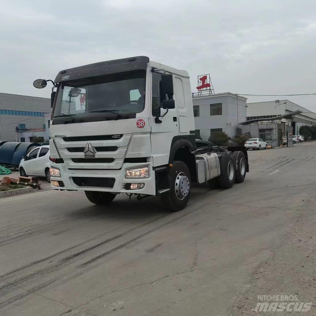 Howo 420 Conventional Trucks / Tractor Trucks