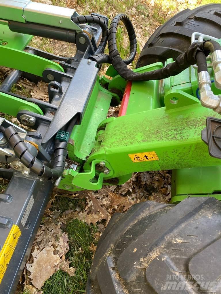 Avant 750 Mini Loader