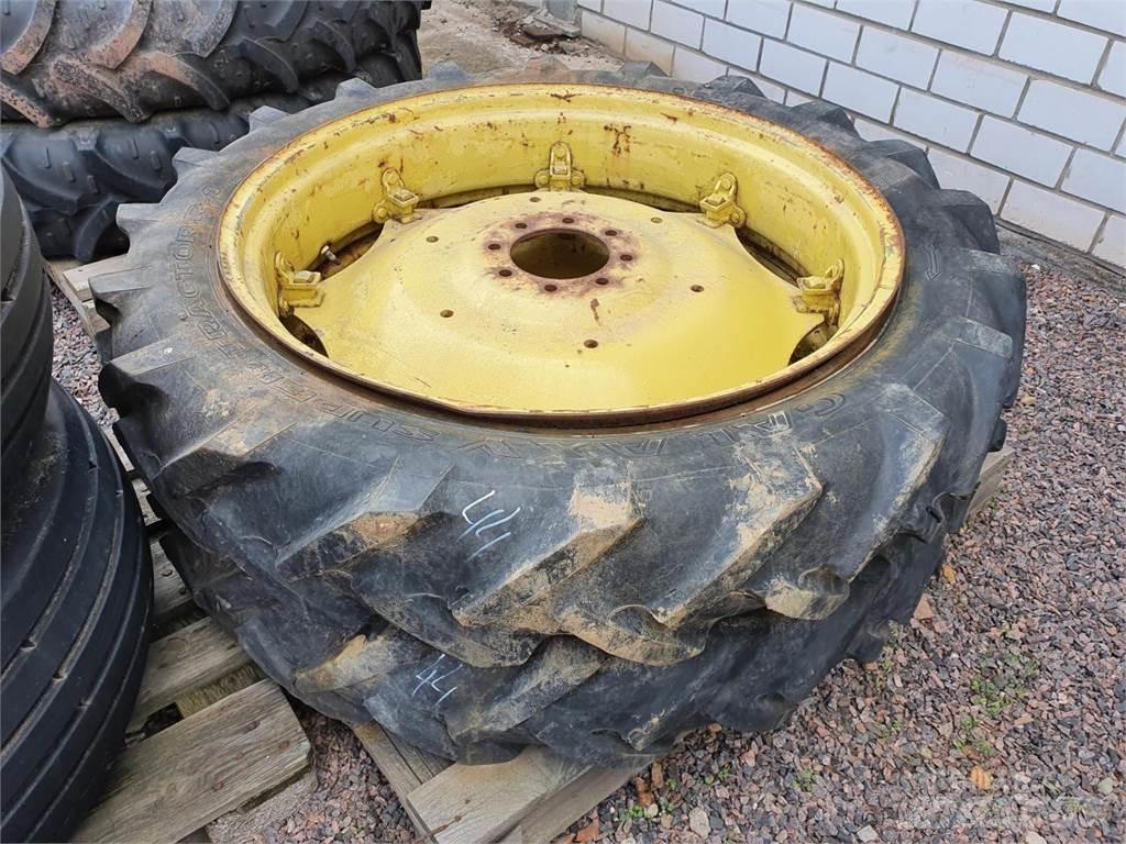 Galaxy 9.5-36 x2 Tires, wheels and rims