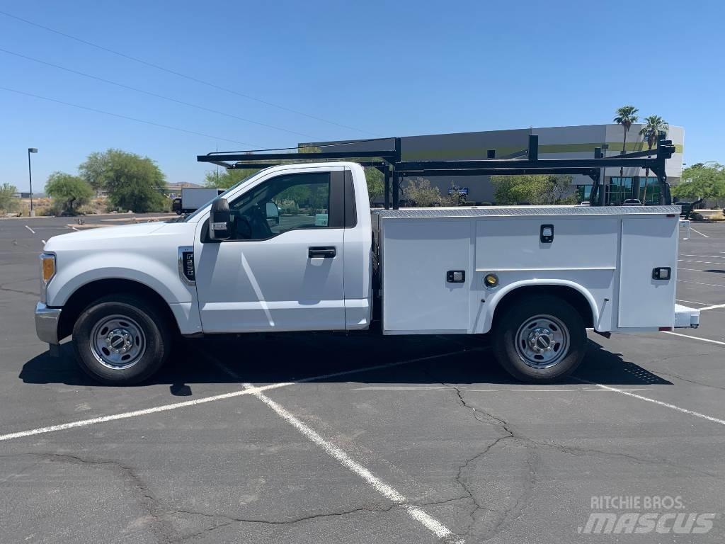 Ford F 250 HD Pickup Trucks