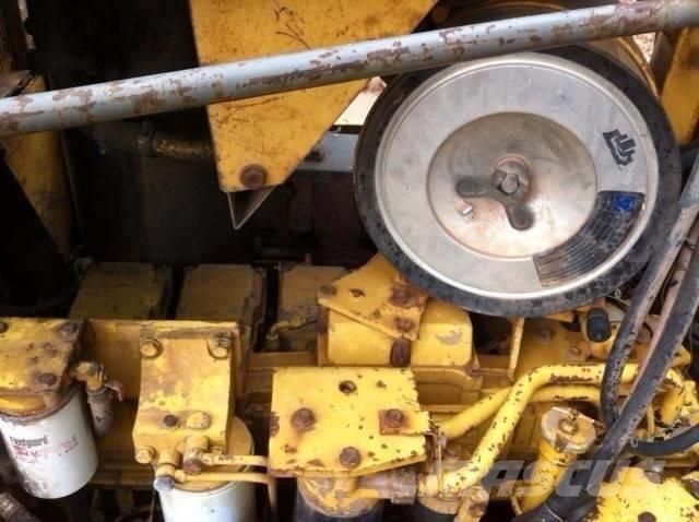Komatsu d155a-2 Crawler dozers