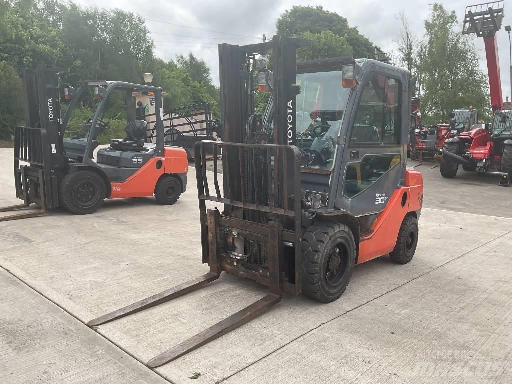 Toyota 02-8 FDF 30 Diesel Forklifts