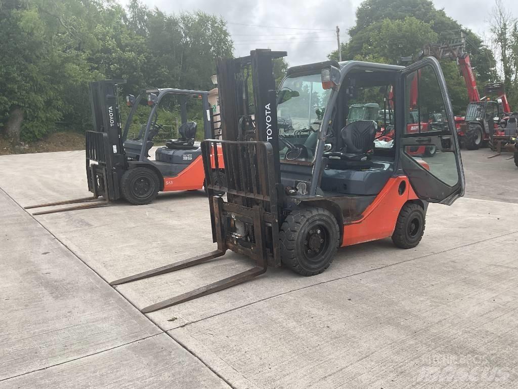 Toyota 02-8 FDF 30 Diesel Forklifts