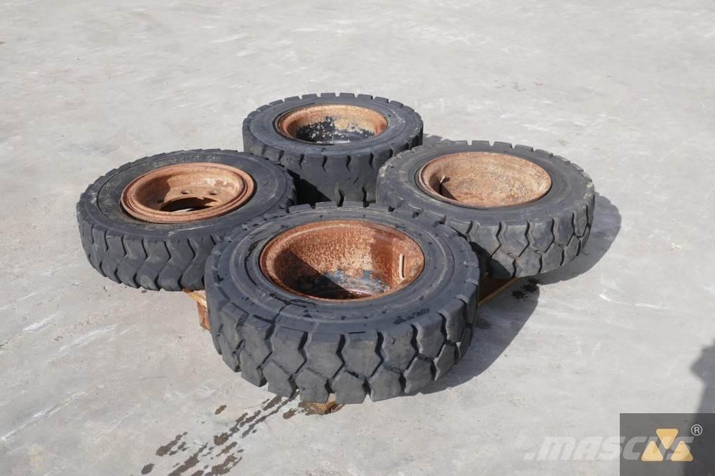 Trelleborg 7.50-15 Tires, wheels and rims