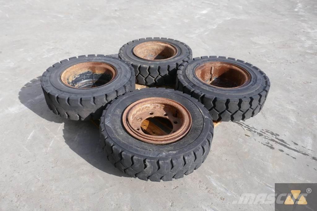 Trelleborg 7.50-15 Tires, wheels and rims