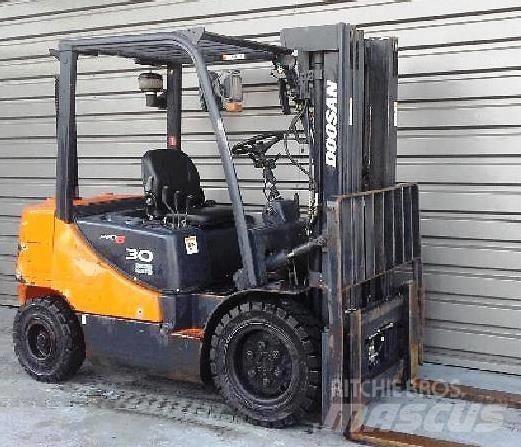 Doosan D30 S-5 Diesel Forklifts