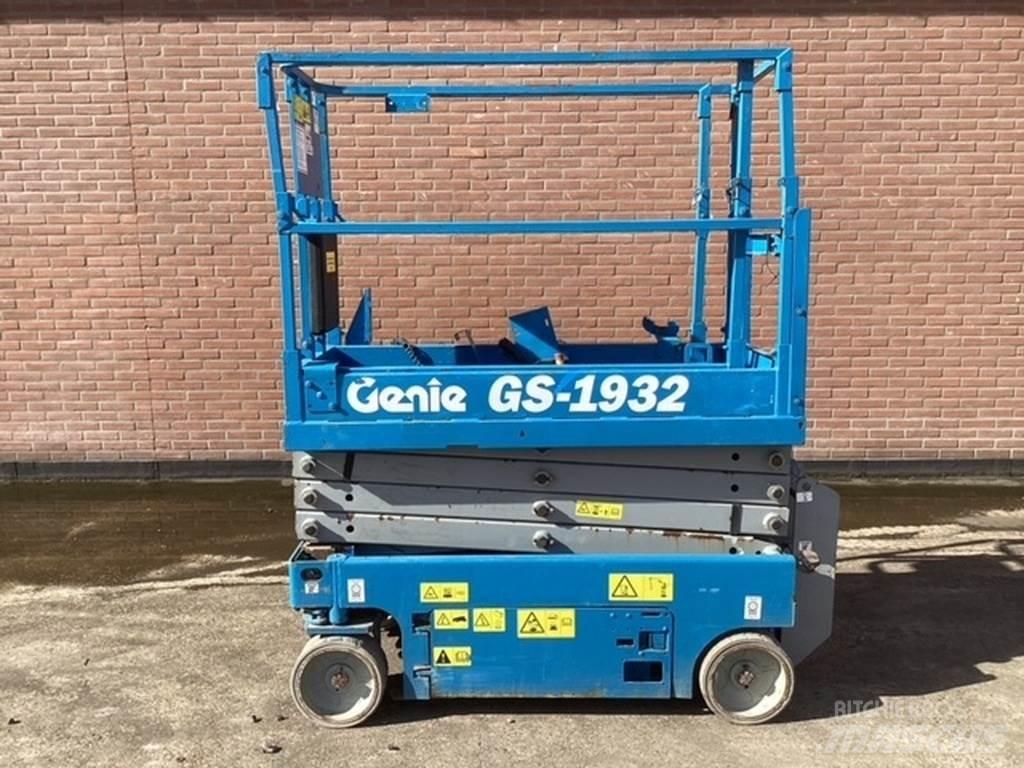 Genie GS1932 Scissor Lifts