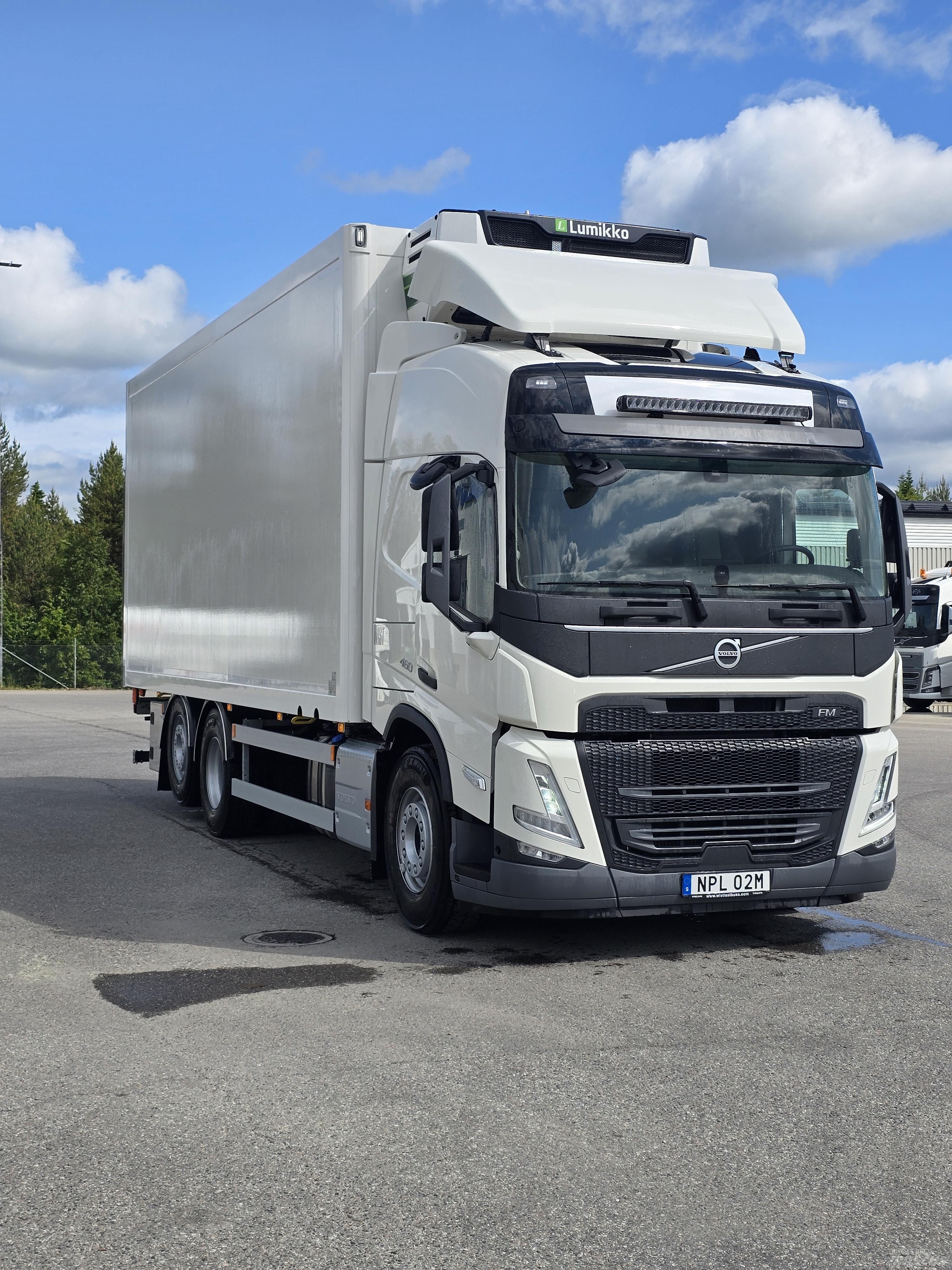 Volvo FM460 LNG Reefer Trucks