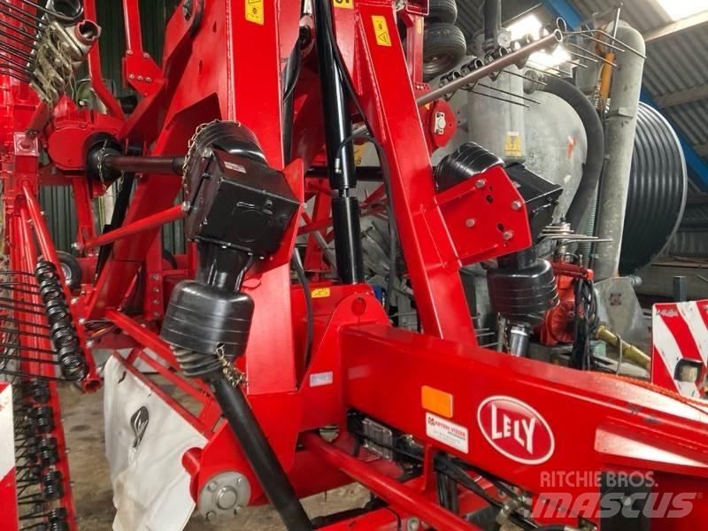 Lely Hibiskus 1015 Swathers/ Windrowers