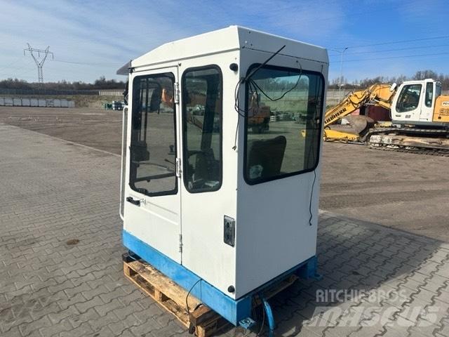 Fuchs MHL 330 Forestry Cabin