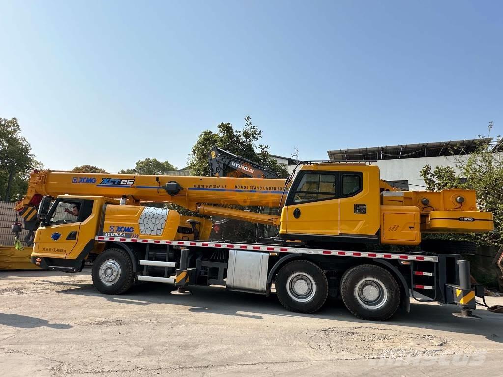 XCMG XCT 25 Mobile and all terrain cranes