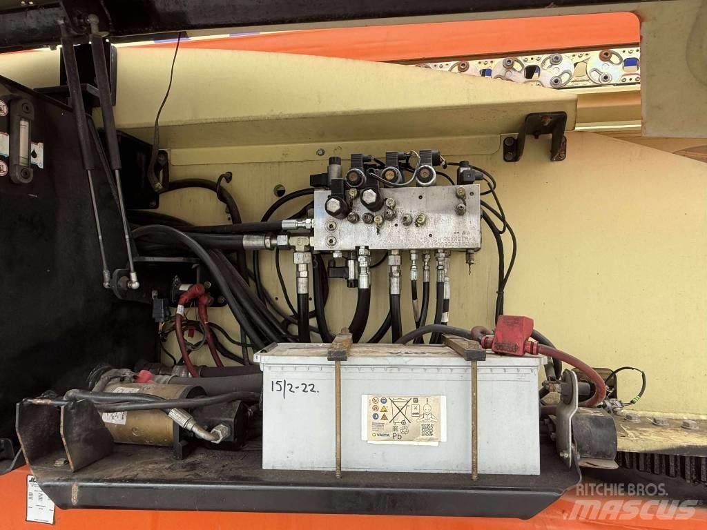 JLG 1350 SJP Telescopic boom lifts
