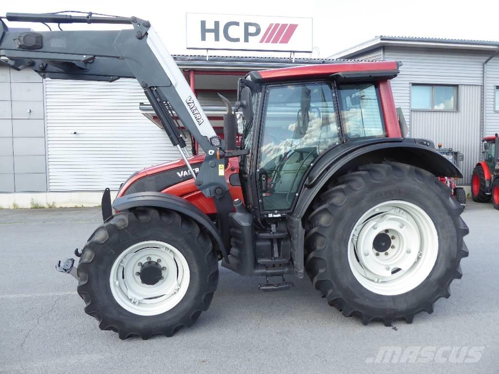 Valtra N141 Advance Tractors