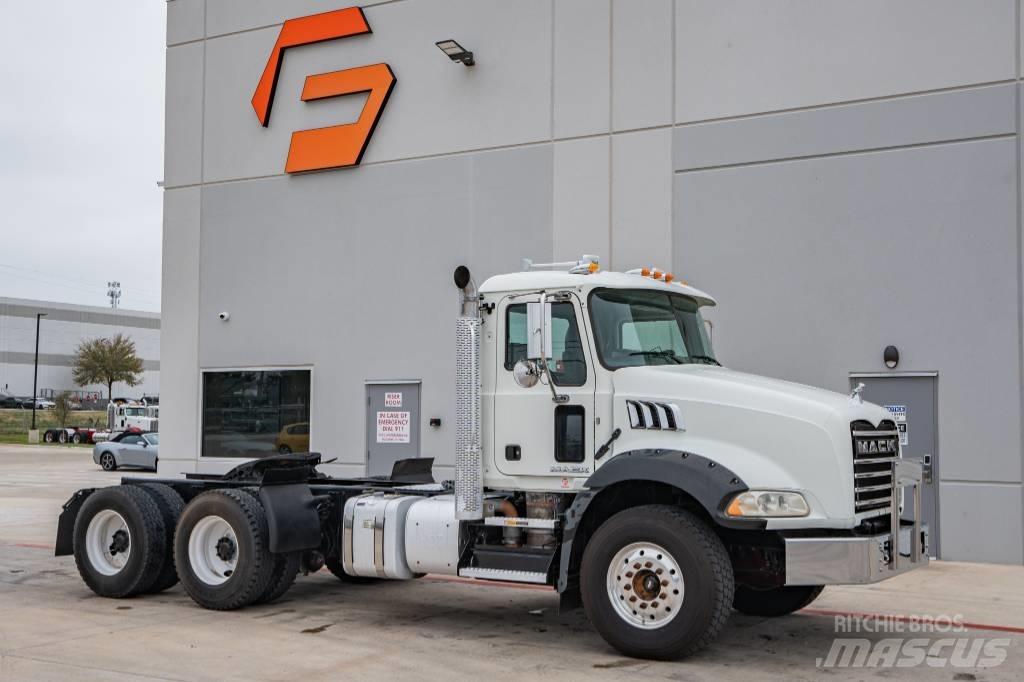 Mack Granite GU 813 Dump Trucks