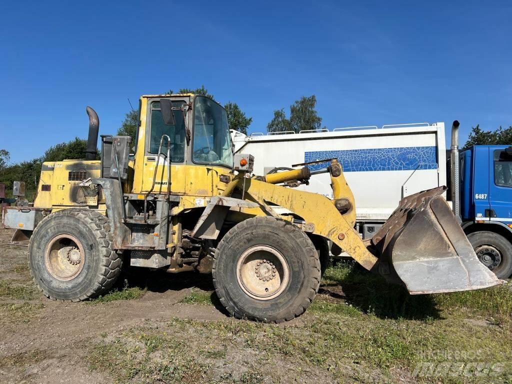 Komatsu WA 320 Wheel Loaders