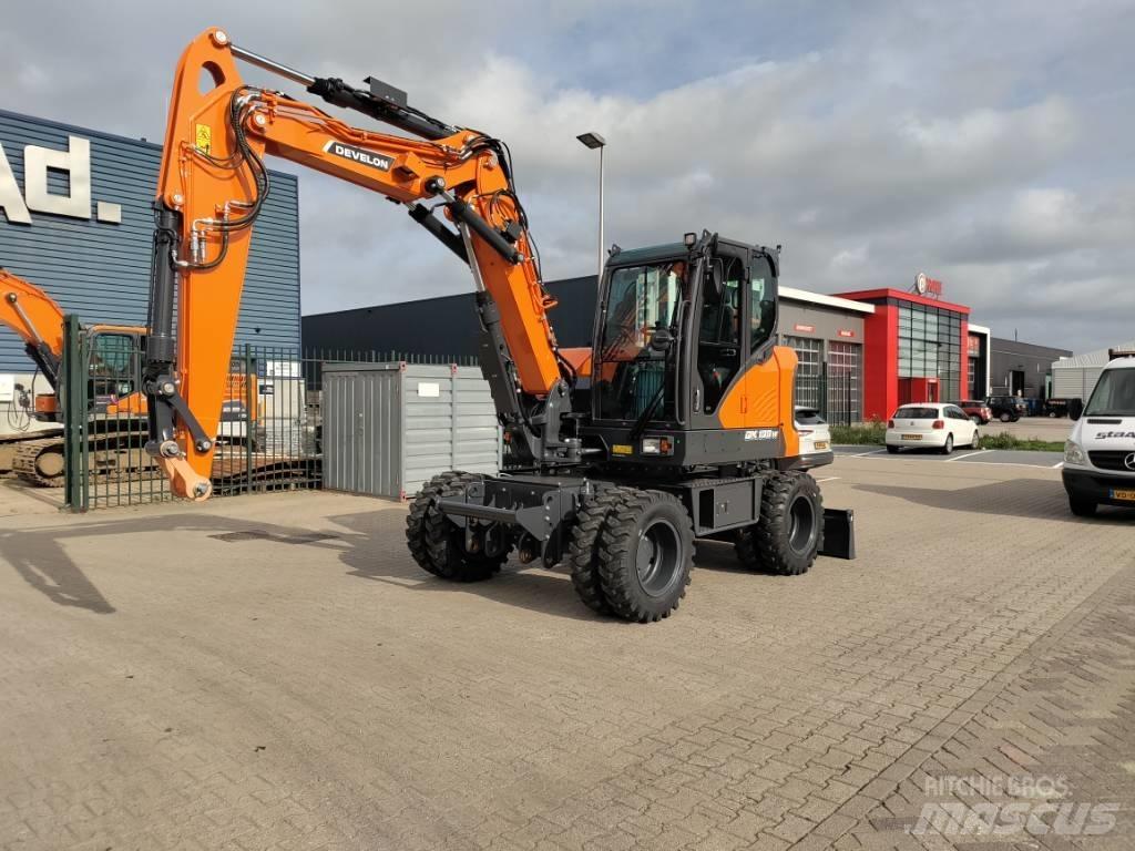 Develon DX100W-7 Wheeled Excavators
